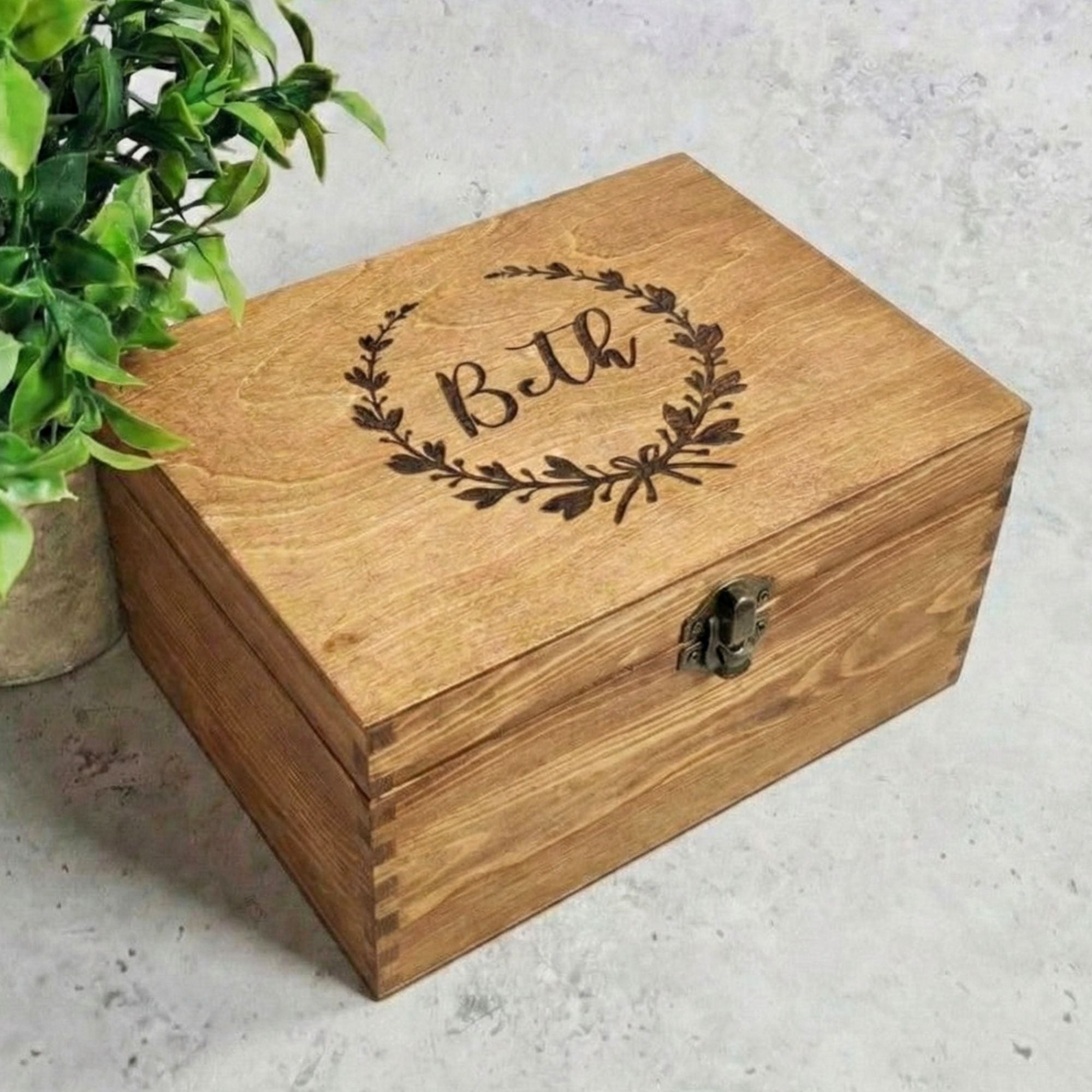 Best Friend Birthday Gift I Personalised Keepsake Box I BFF Present - 6 Sizes Small to XLarge