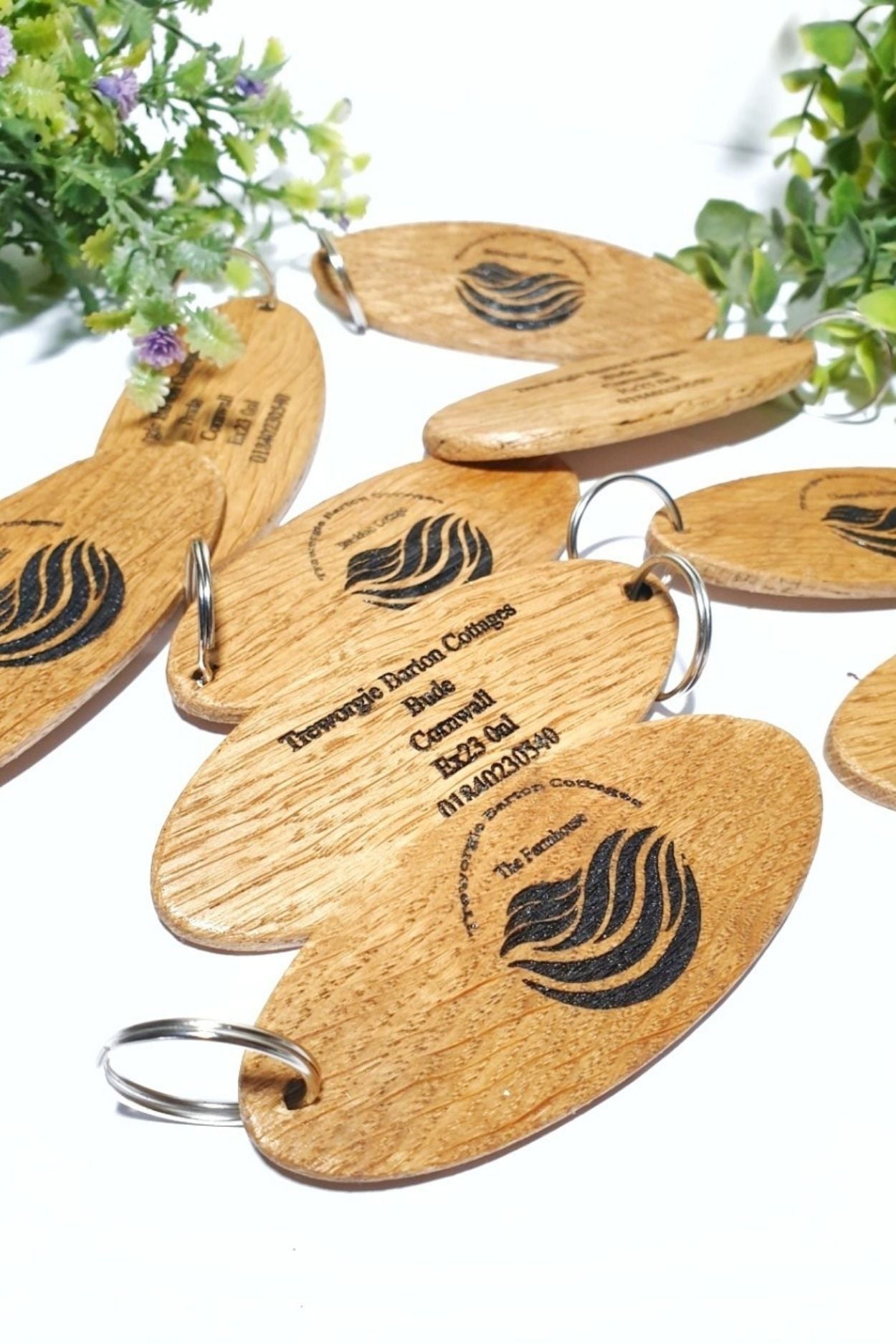 Making_Your_Keyrings_Unique_Our_Personalisation_Process_I_Make_Memento