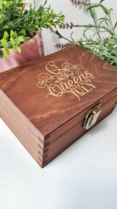 Personalised Birthday 18th 21st Keepsake Box I Birthday Queen Gift Idea - 6 Sizes Small to XLarge