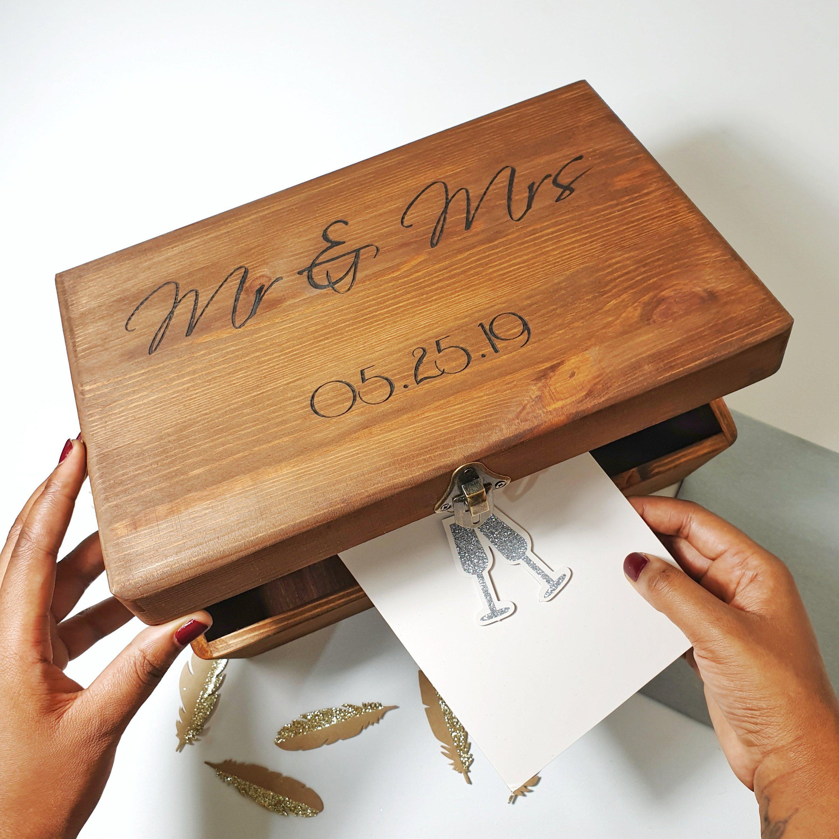 Personalised Mr & Mrs Wedding Keepsake Box I Wood Anniversary Box ...